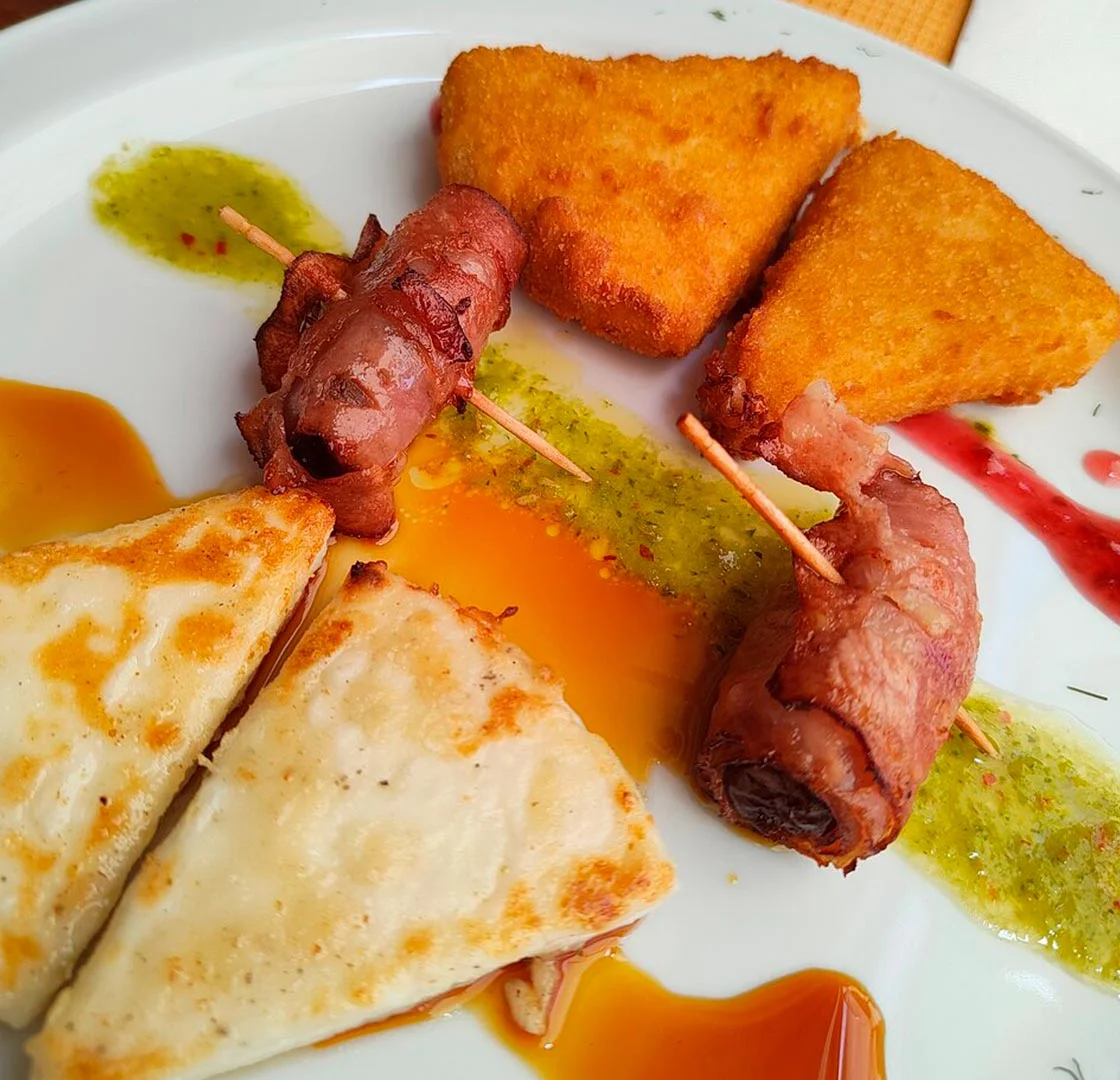 Tapa de pinchos variados